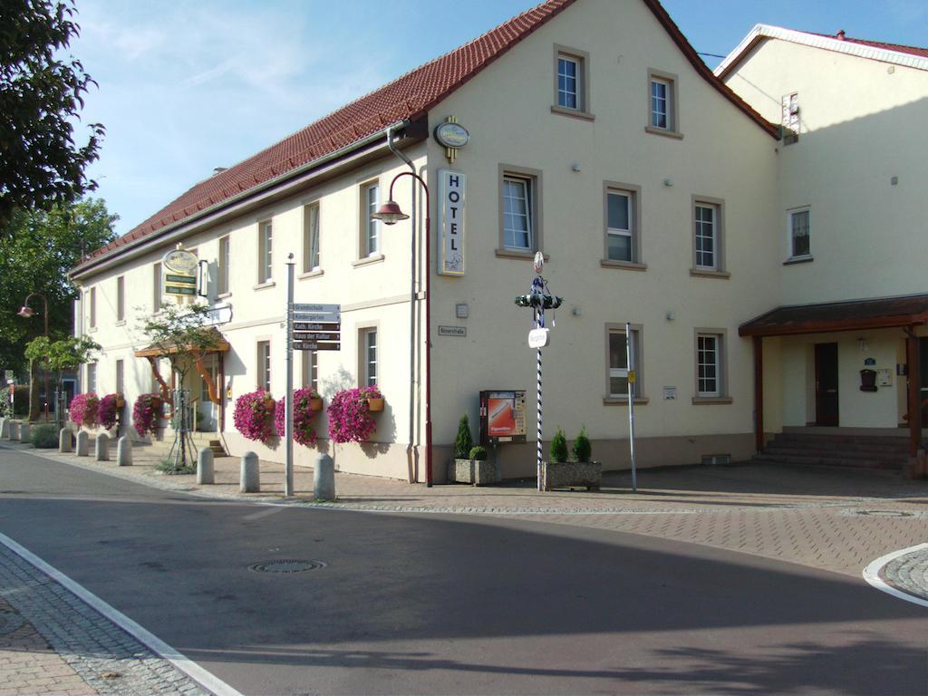 Garni Zum Adler Hotell Gensingen Exteriör bild