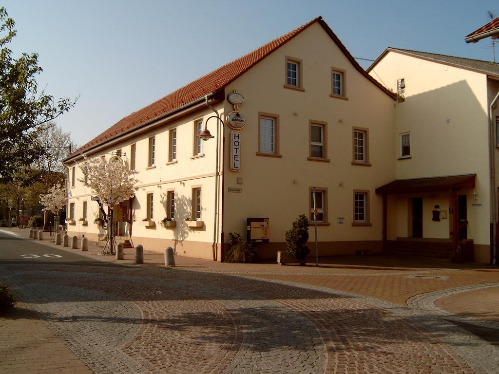 Garni Zum Adler Hotell Gensingen Exteriör bild